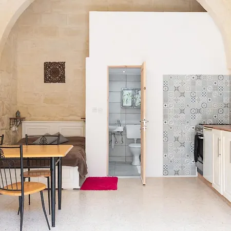 Roam Gozo - 47 - 300yr Old Farm Converted Into Welcoming Tiny Apartment